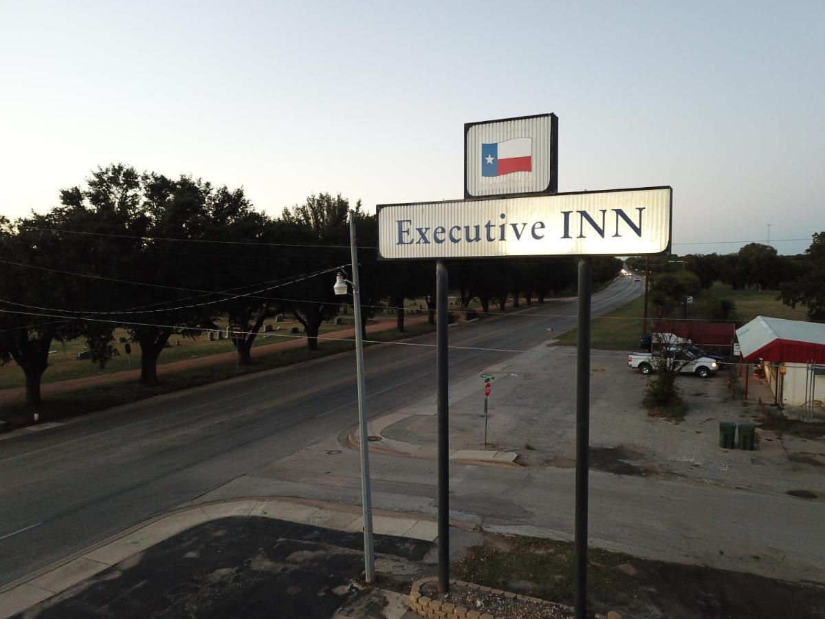Executive Inn San Saba Экстерьер фото